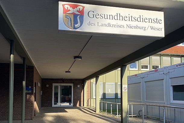 Eingang zum Amt für Gesundheitsdienste des Landkreises Nienburg